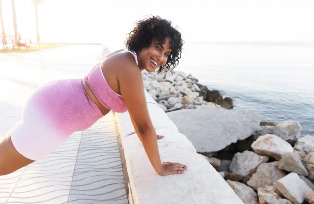 En quelques minutes par jour, ces 5 exercices de saut boostent votre longévité et vous aident à vieillir en pleine forme