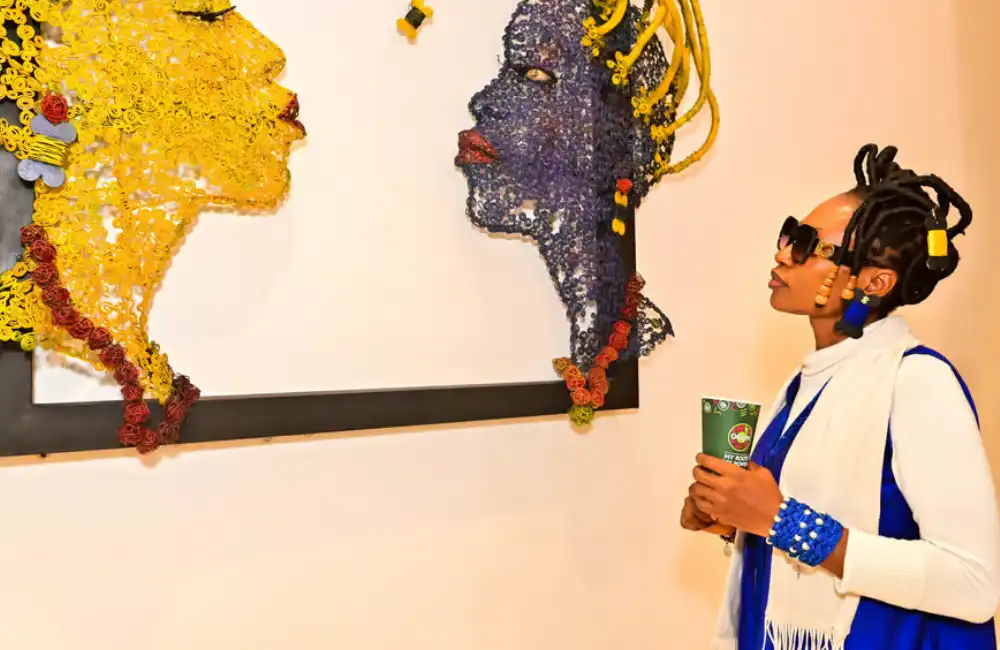 Fils de Vie : L'Art du Recyclage Sublime